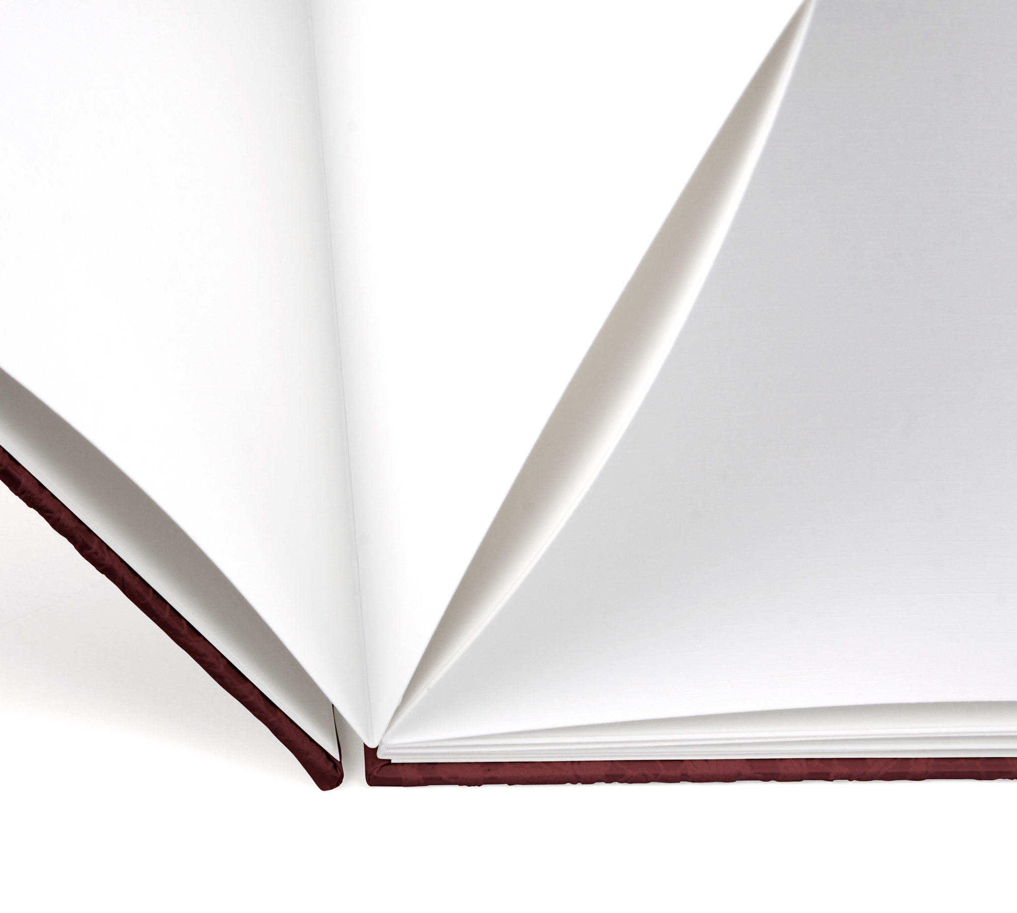 Leporello-Mappe 16 x 21,5 cm, Leinen Weiß, für Bildformate 13 x 18 cm, ohne Fensterstanzung Leporello-Mappe 16 x 21,5 cm, Leinen Weiß, für Bildformate 13 x 18 cm, ohne Fensterstanzung